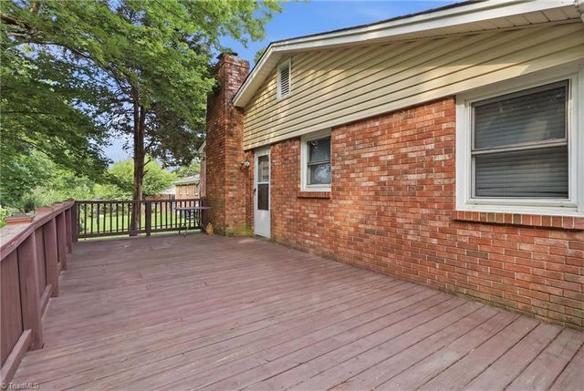 1609 Seven Oaks Place, High Point, NC 27265