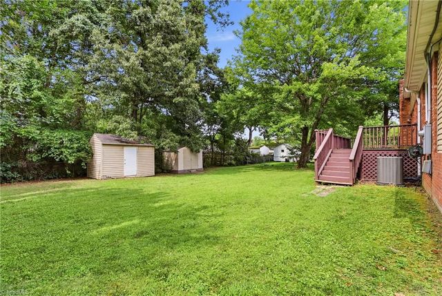 1609 Seven Oaks Place, High Point, NC 27265