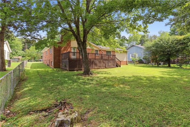 1609 Seven Oaks Place, High Point, NC 27265