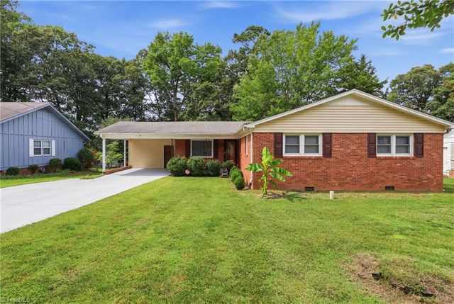 1609 Seven Oaks Place, High Point, NC 27265