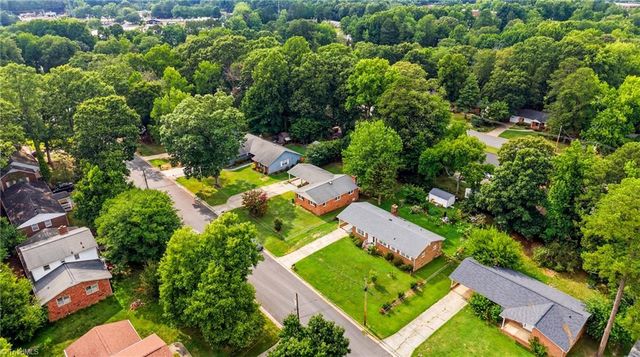 1609 Seven Oaks Place, High Point, NC 27265