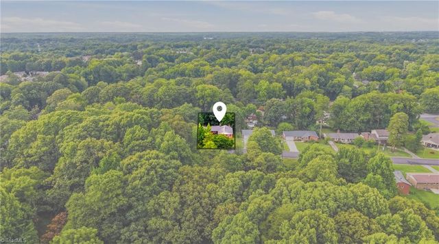 1609 Seven Oaks Place, High Point, NC 27265