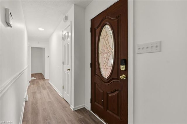 1609 Seven Oaks Place, High Point, NC 27265