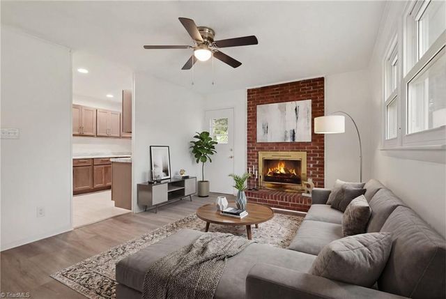1609 Seven Oaks Place, High Point, NC 27265