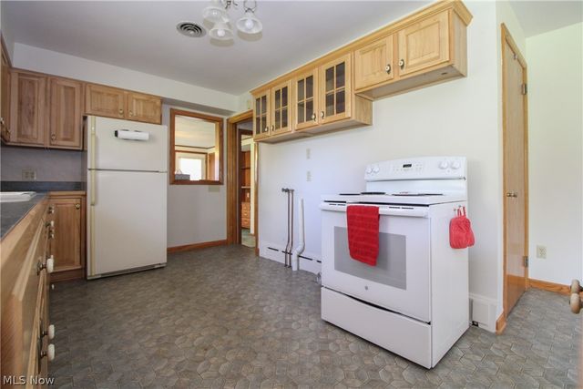66 S Beverly Avenue, Austintown, OH 44515