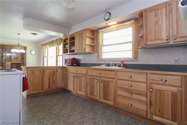 66 S Beverly Avenue, Austintown, OH 44515