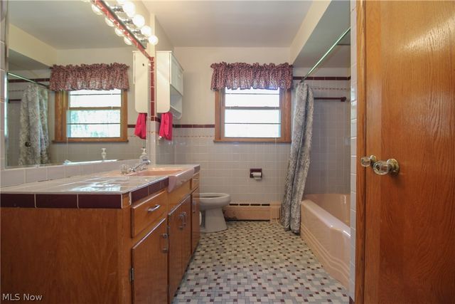 66 S Beverly Avenue, Austintown, OH 44515