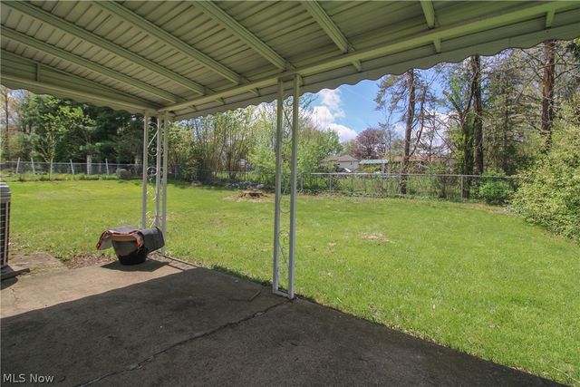 66 S Beverly Avenue, Austintown, OH 44515