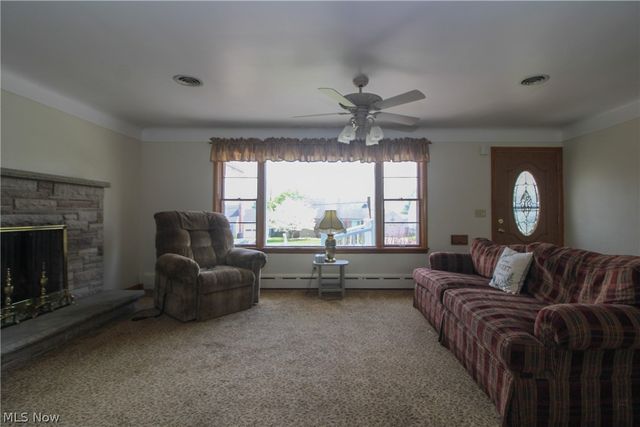 66 S Beverly Avenue, Austintown, OH 44515