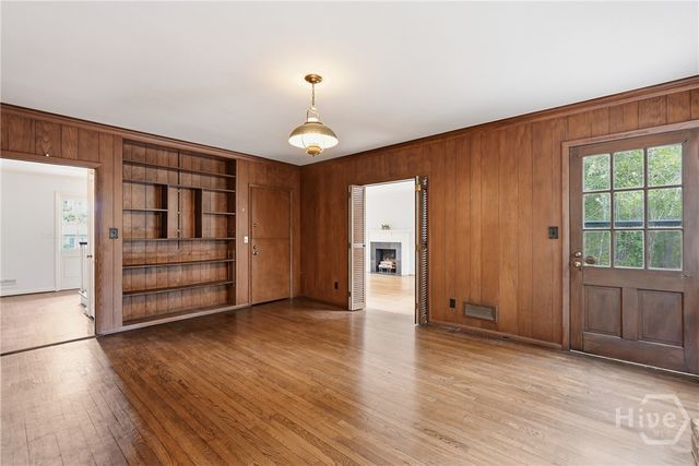 5729 Colonial Drive, Savannah, GA 31406