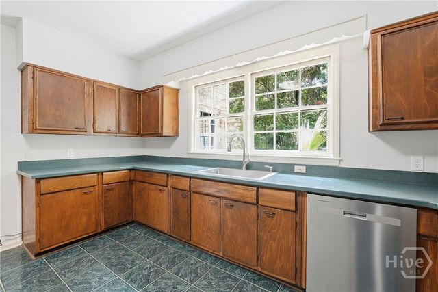 5729 Colonial Drive, Savannah, GA 31406