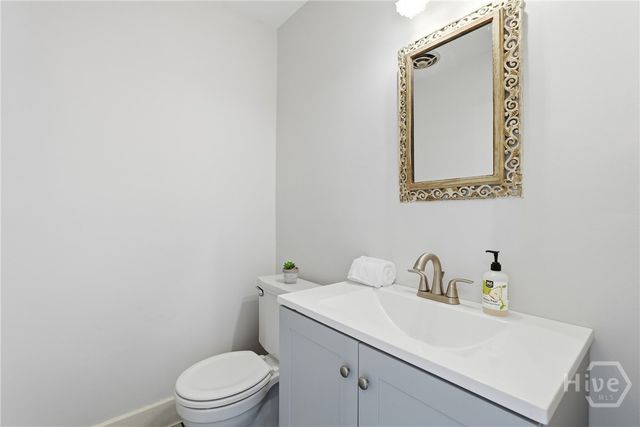 5729 Colonial Drive, Savannah, GA 31406