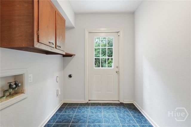 5729 Colonial Drive, Savannah, GA 31406
