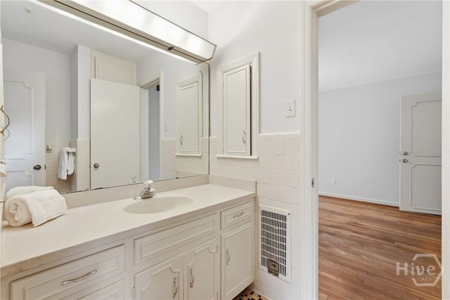5729 Colonial Drive, Savannah, GA 31406