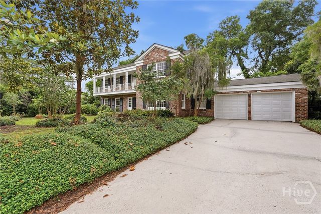 5729 Colonial Drive, Savannah, GA 31406