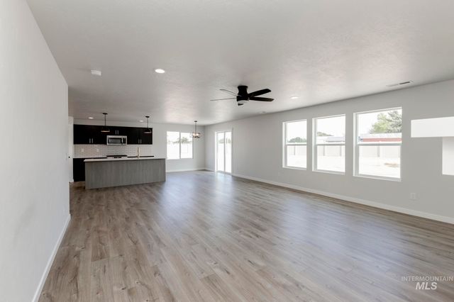 8274 E Cool River Lp, Nampa, ID 83687