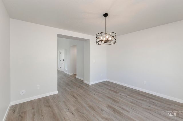 8274 E Cool River Lp, Nampa, ID 83687