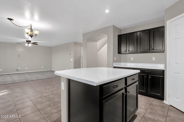 29272 N YELLOW BEE Drive N, San Tan Valley, AZ 85143