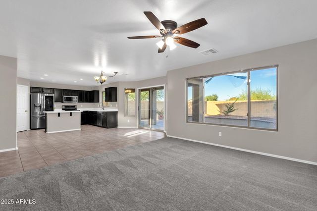 29272 N YELLOW BEE Drive N, San Tan Valley, AZ 85143