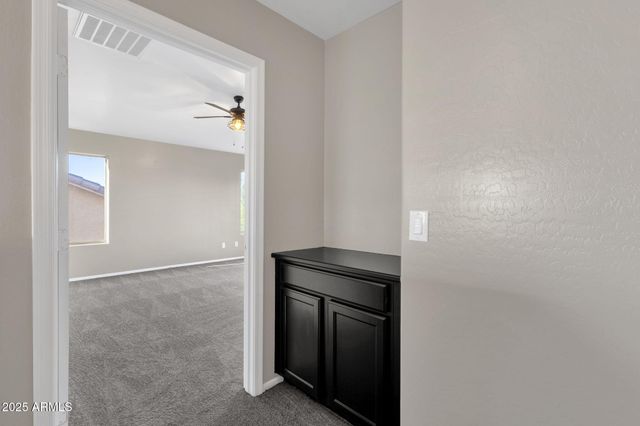 29272 N YELLOW BEE Drive N, San Tan Valley, AZ 85143