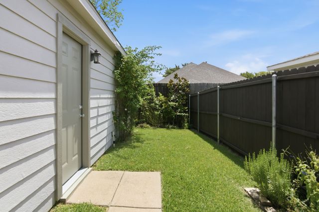 10812 Astor Drive, Fort Worth, TX 76244