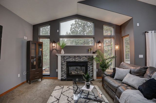 5805 N Hermosa Cir, Otis Orchards, WA 99027