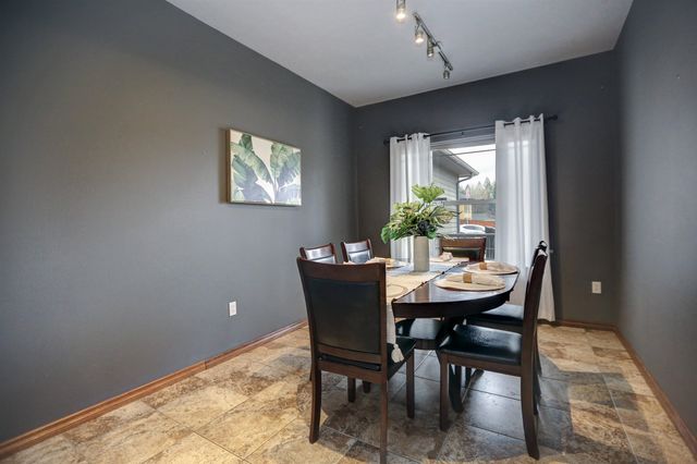 5805 N Hermosa Cir, Otis Orchards, WA 99027