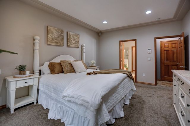 5805 N Hermosa Cir, Otis Orchards, WA 99027