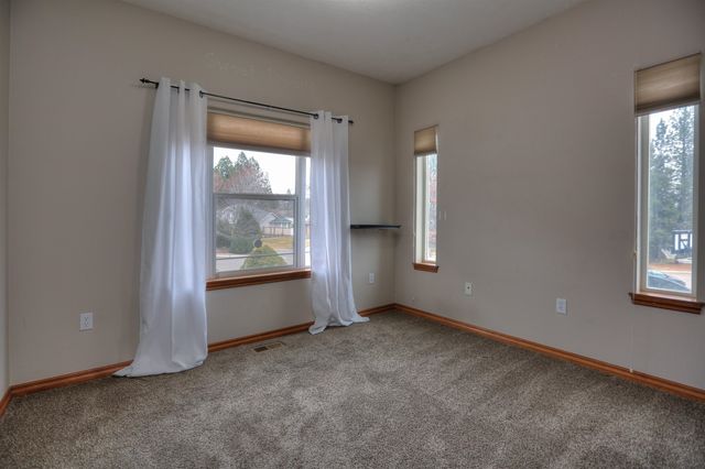 5805 N Hermosa Cir, Otis Orchards, WA 99027