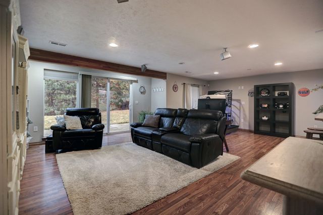 5805 N Hermosa Cir, Otis Orchards, WA 99027