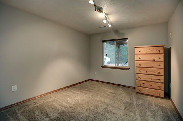 5805 N Hermosa Cir, Otis Orchards, WA 99027