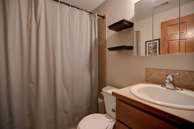 5805 N Hermosa Cir, Otis Orchards, WA 99027