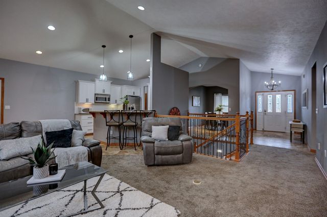 5805 N Hermosa Cir, Otis Orchards, WA 99027