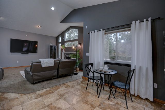 5805 N Hermosa Cir, Otis Orchards, WA 99027