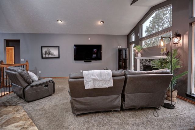 5805 N Hermosa Cir, Otis Orchards, WA 99027