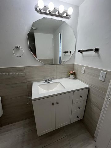 1 Glen Royal Pkwy 603, Miami, FL 33125