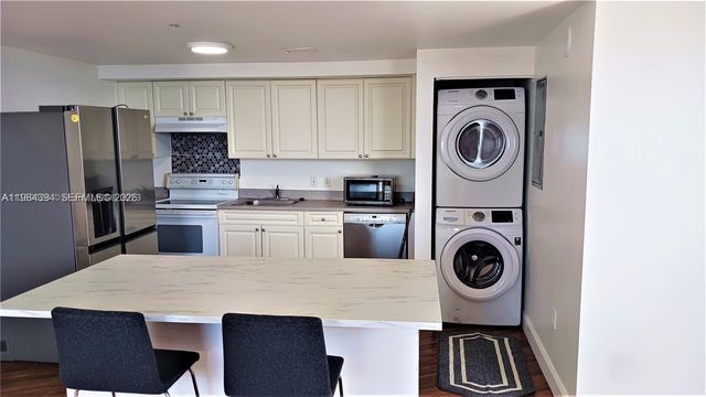 1 Glen Royal Pkwy 603, Miami, FL 33125