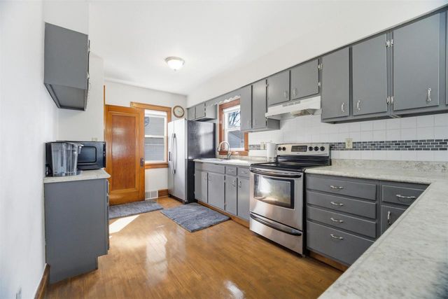 1306 S LAWE STREET, Appleton, WI 54915