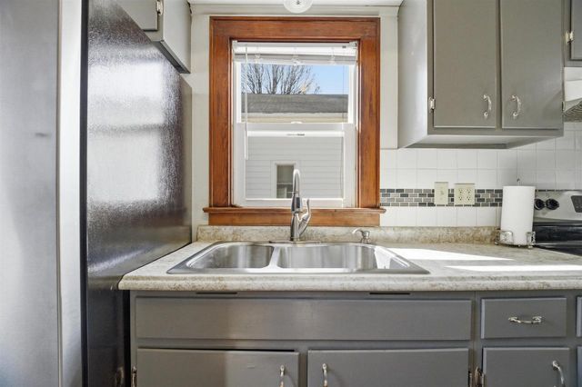 1306 S LAWE STREET, Appleton, WI 54915