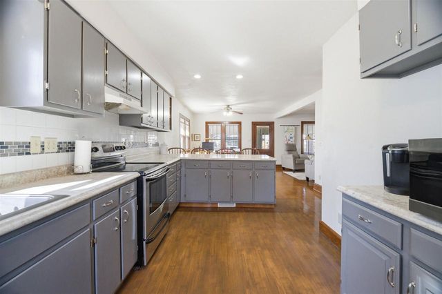 1306 S LAWE STREET, Appleton, WI 54915