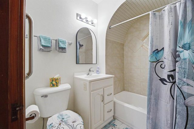 1306 S LAWE STREET, Appleton, WI 54915