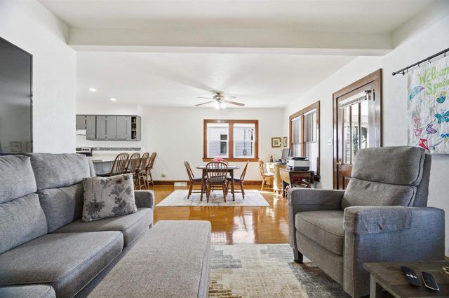 1306 S LAWE STREET, Appleton, WI 54915