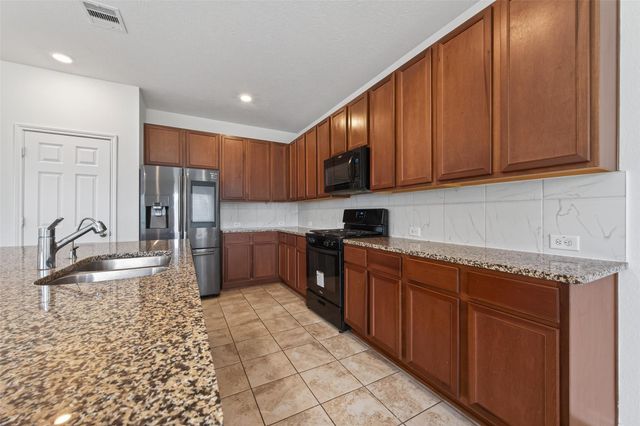 611 Ash Mill Drive, Houston, TX 77090