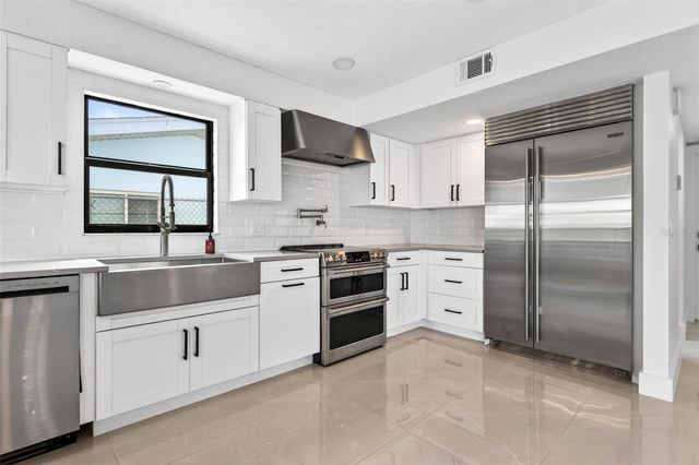 319 MIDWAY ISLAND, Clearwater, FL 33767