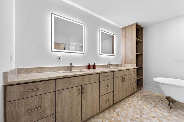 319 MIDWAY ISLAND, Clearwater, FL 33767