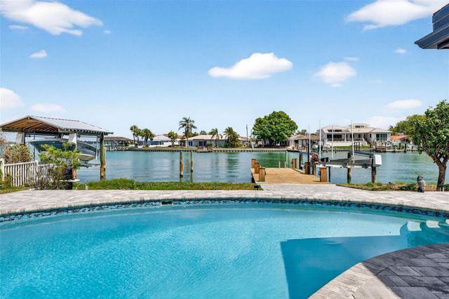 319 MIDWAY ISLAND, Clearwater, FL 33767