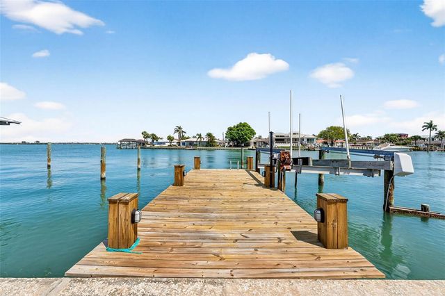 319 MIDWAY ISLAND, Clearwater, FL 33767