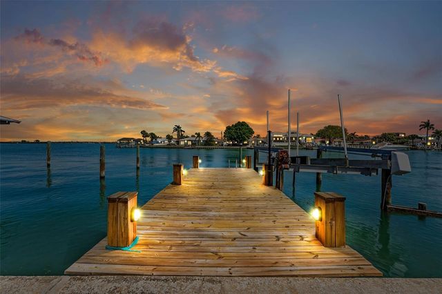 319 MIDWAY ISLAND, Clearwater, FL 33767