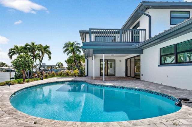 319 MIDWAY ISLAND, Clearwater, FL 33767