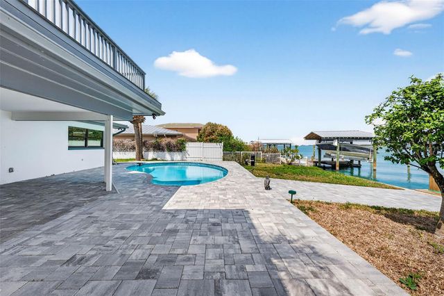 319 MIDWAY ISLAND, Clearwater, FL 33767